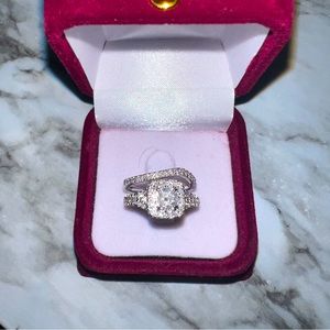 Engagement ringwithwedding band14 k white gold 7.2 grans aprox 1.2 ct di size 7